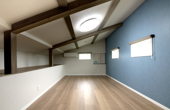 「風がとおるカウンターの家」ロフト