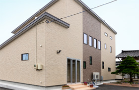 「風がとおるカウンターの家」外観