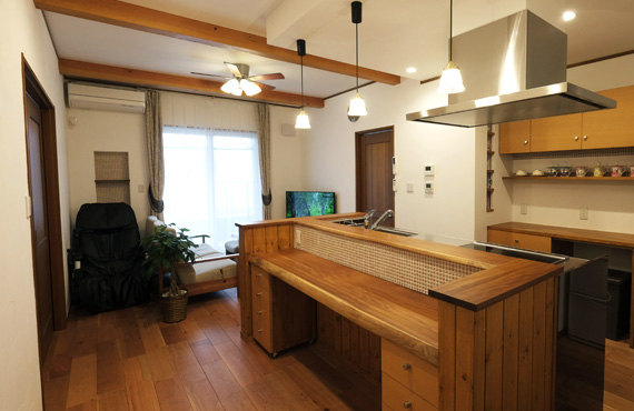 「”本物”にこだわる家」キッチン