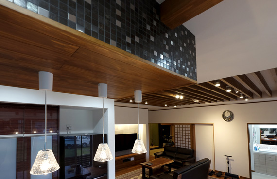 「”本物”にこだわる家」タイル