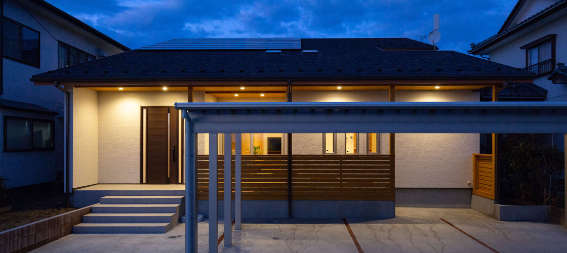 「心から幸福を感じる家」夜の外観