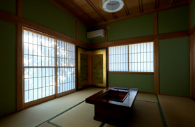 「純和風に拘り尽くす家」杉面皮柱