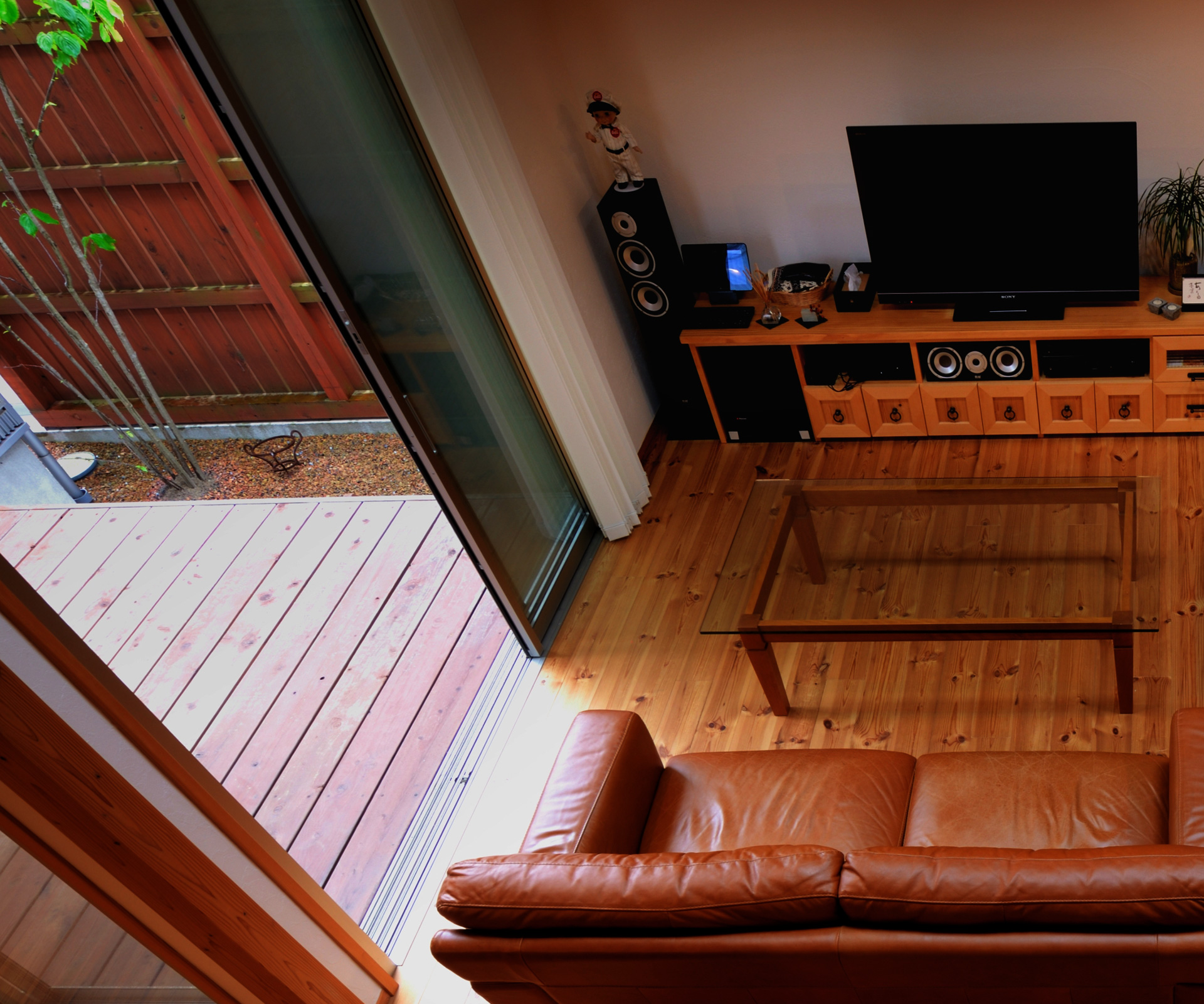 「趣味を拘り尽くすための家」
新潟市西区リビング写真PC表示用